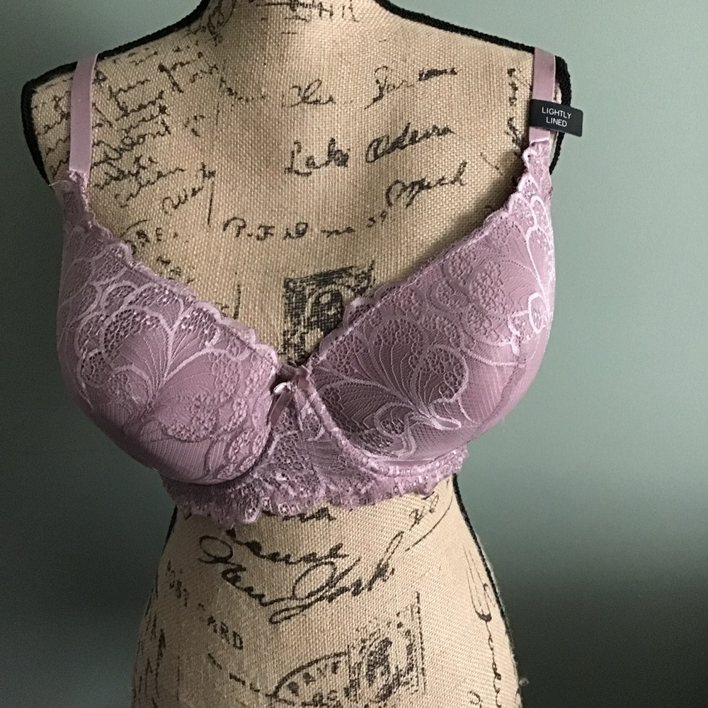 B.Luxe Lightly Lined Lace Bra Size 40DD Style # 5667-36 New